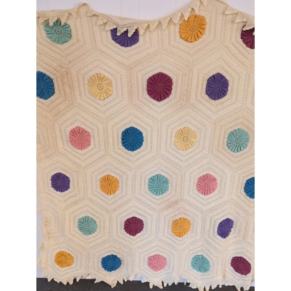Antique Gorgeous Vintage Crochet Knitted Bed Spread Coverlet Scalloped Edges F/Q